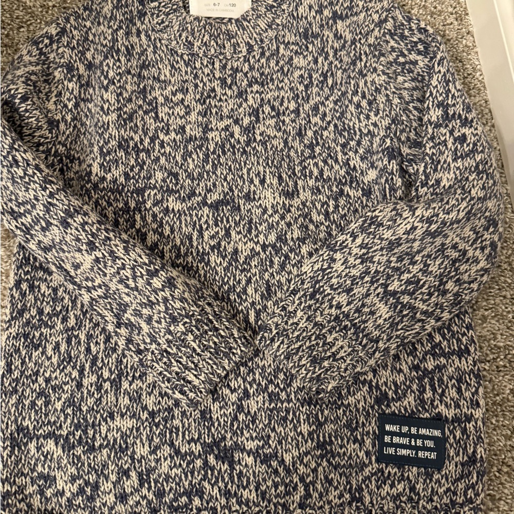 Zara Men's Navy and White Crewneck Sweater